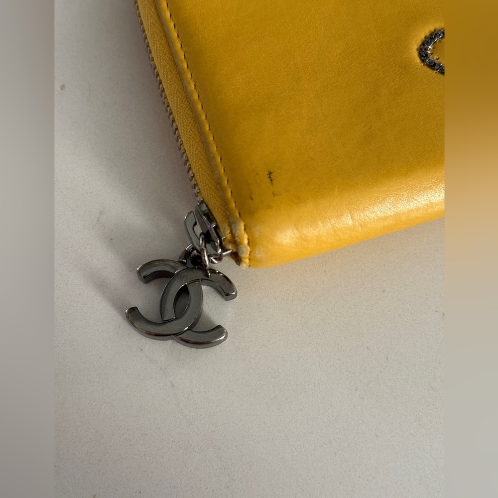 CHANEL Leather Round Zip Long Wallet Yellow - Picture 5 of 16